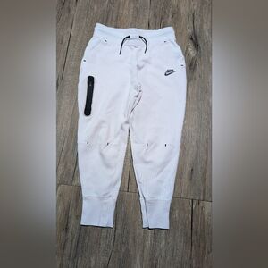 Nike Tech Joggers Youth Size Medium